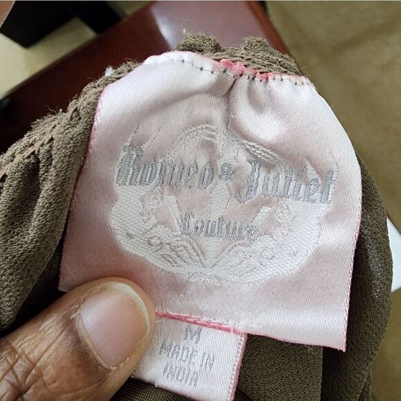 Romeo and Juliet Couture - Picture 11 of 13